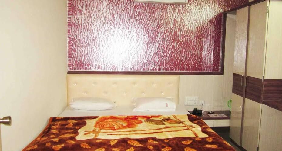 undefined Hotel Mahatma Inn 9